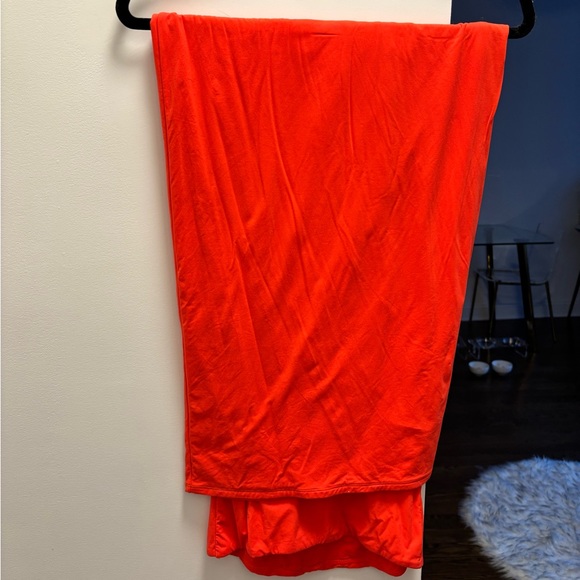 SKIMS Fits Everybody Tube Dress in Poppy - Picture 6 of 8